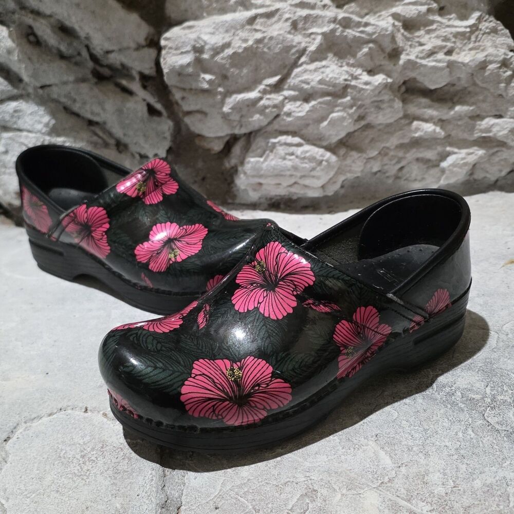 Dansko Women's Pro Pink Hibiscus Patent Leather Clog Size 37 (US 6-6.5) Floral
